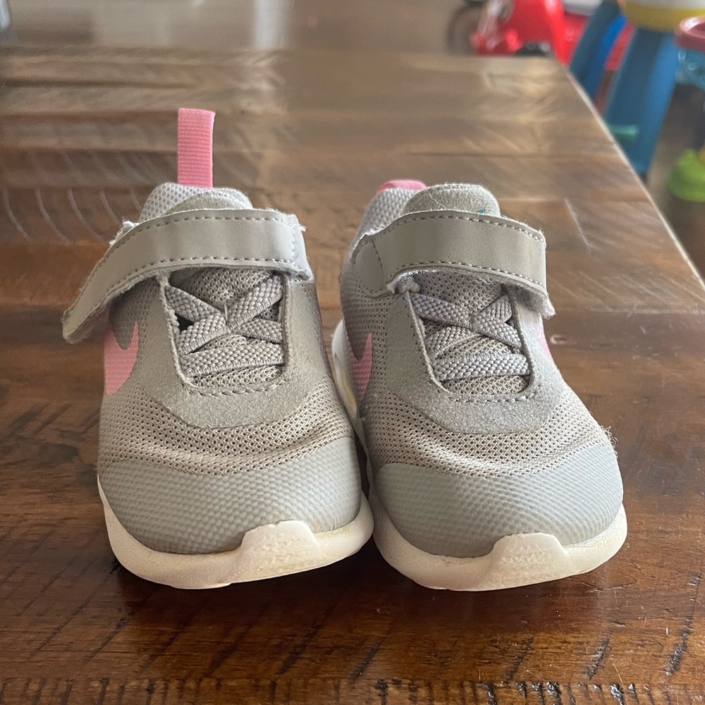 Girls Nike 5c